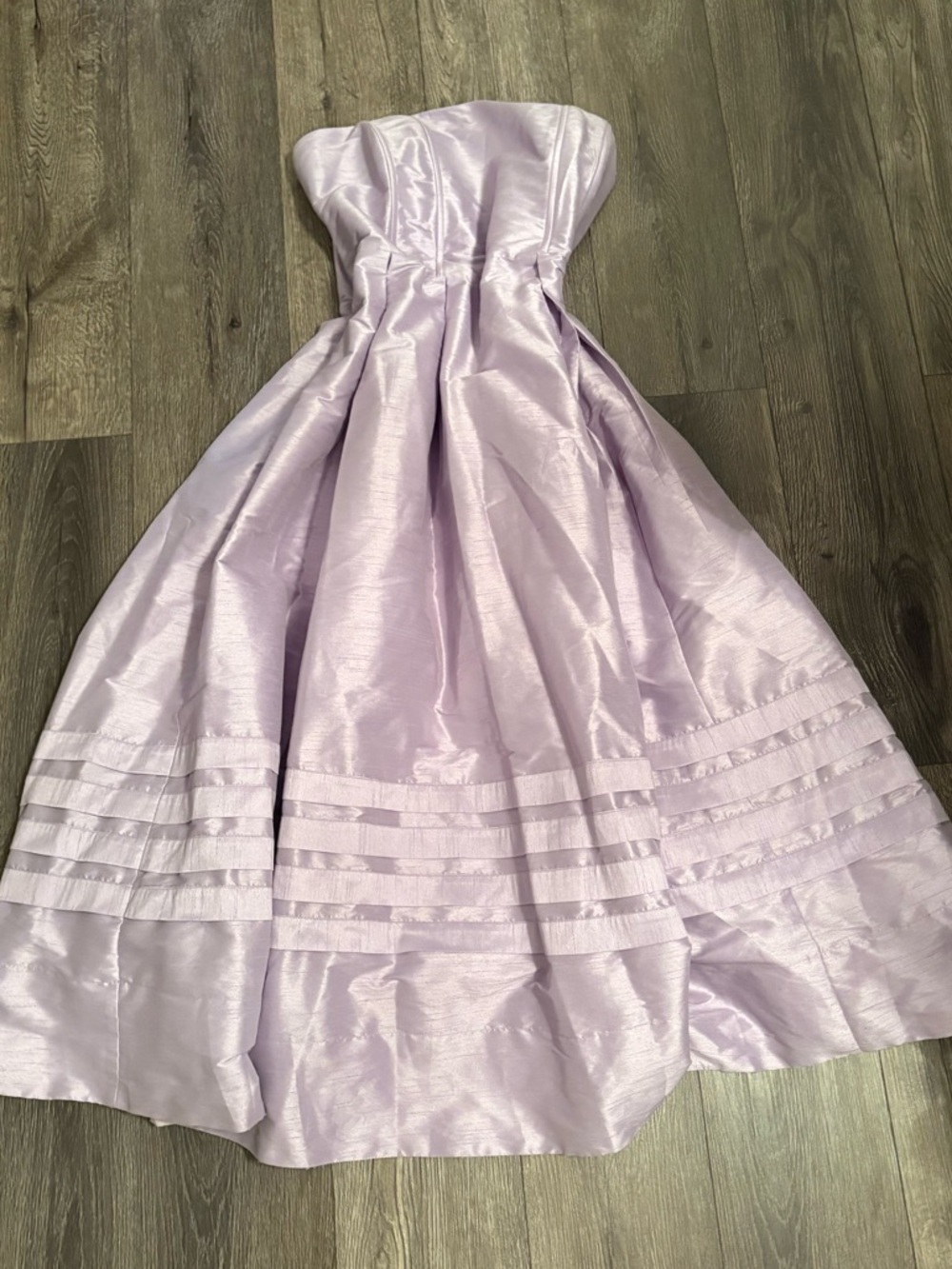 Women’s Lilac taffeta gown